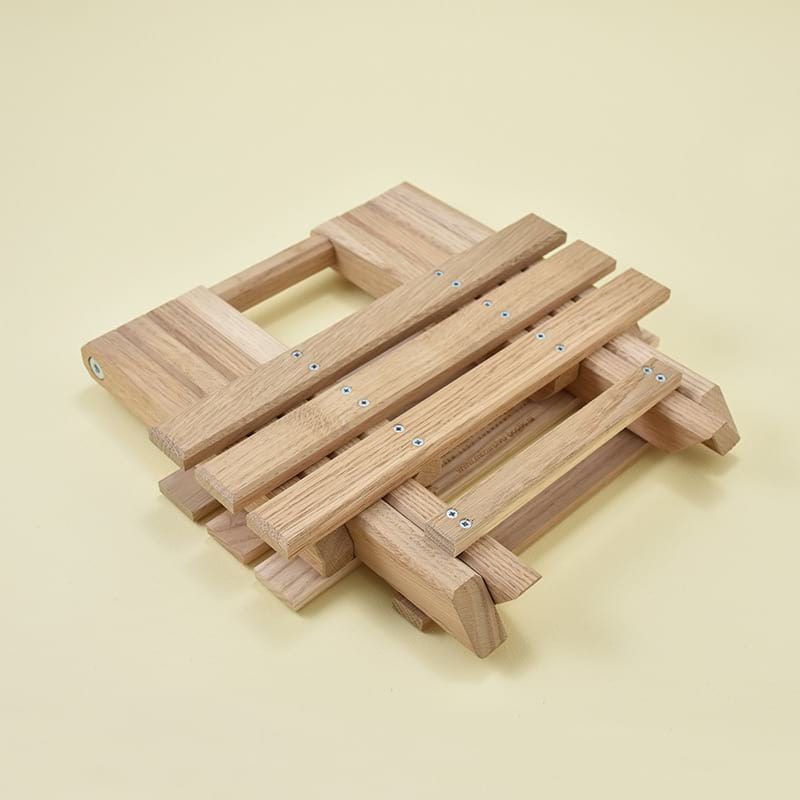 Wooden folding chair/Lesen zložljiv stolček Wooden folding chair-folded/Lesen zložljiv stolček-zložen