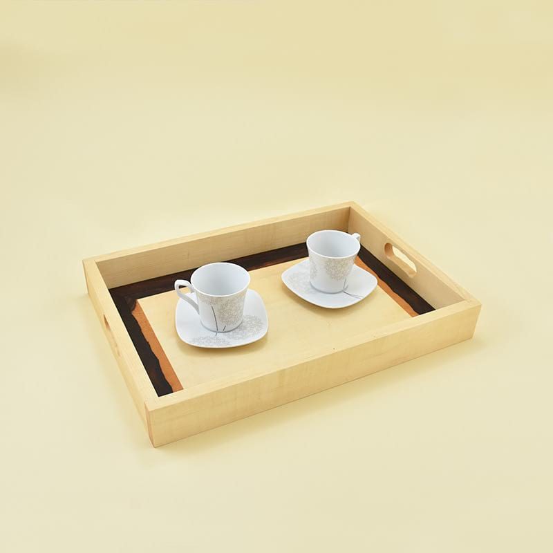 Wooden tray/Lesen pladenj Wooden tray made of maple wood and veneers of ziricote and maple /Lesen pladenj, narejen iz javorjovega lesa in furnirjev zirikote in javorja
