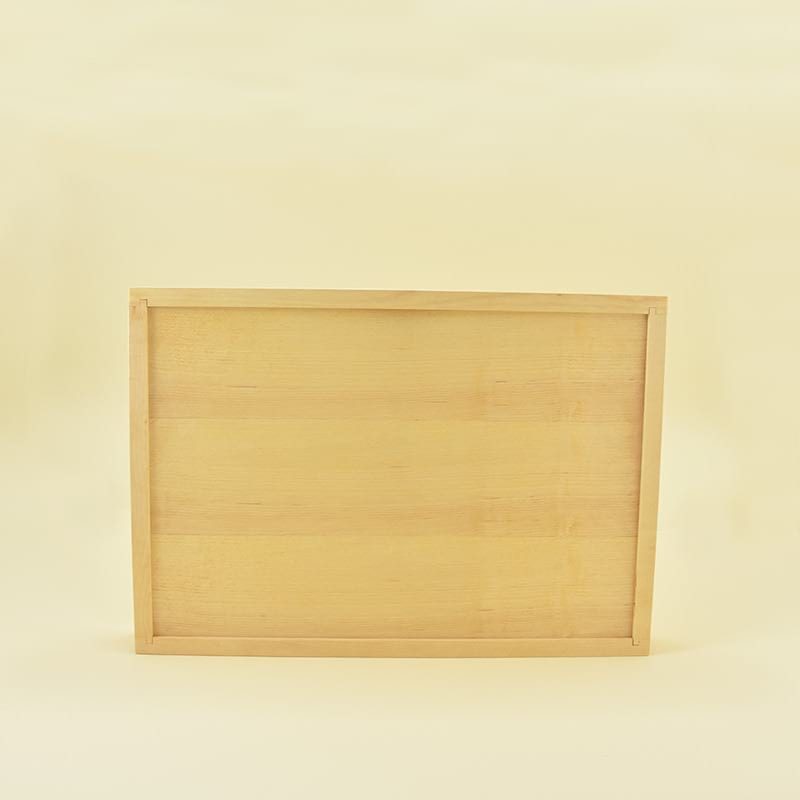 Wooden tray/Lesen pladenj Wooden tray made of maple wood and veneers of ziricote and maple /Lesen pladenj, narejen iz javorjovega lesa in furnirjev zirikote in javorja