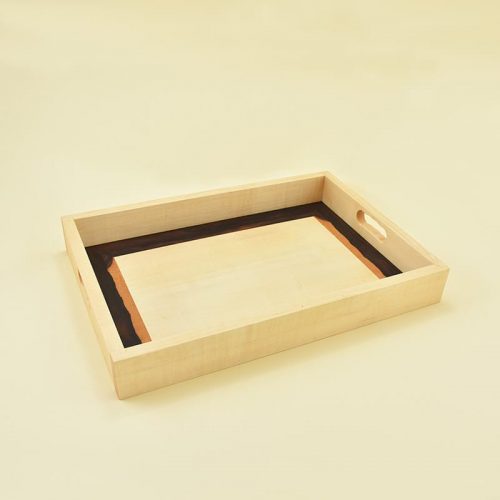 Wooden tray made of maple wood and veneers of ziricote and maple /Lesen pladenj, narejen iz javorjovega lesa in furnirjev zirikote in javorja