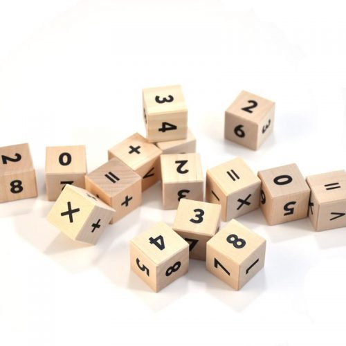 Wooden blocks with numbers/Lesene kocke s številkami